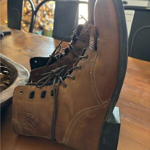 SOLD ❌❌ARIAT Heritage Lacer boots